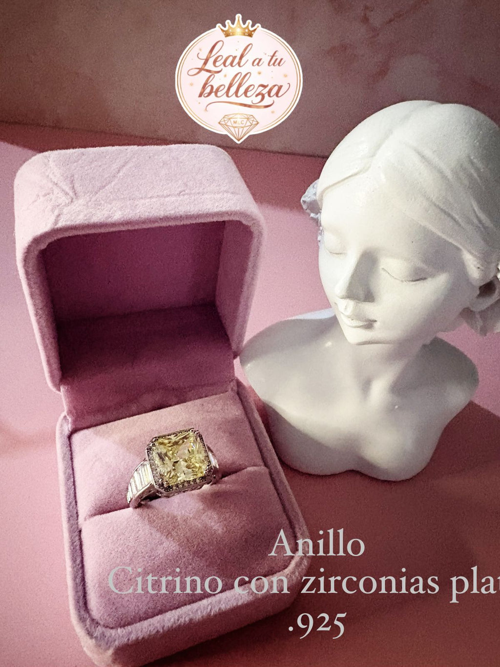 Anillo citrino con zirconias