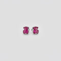 Arete inspirado 1.1 Oso plata 925 con baño de rodio y cuarzo rosa fiusha