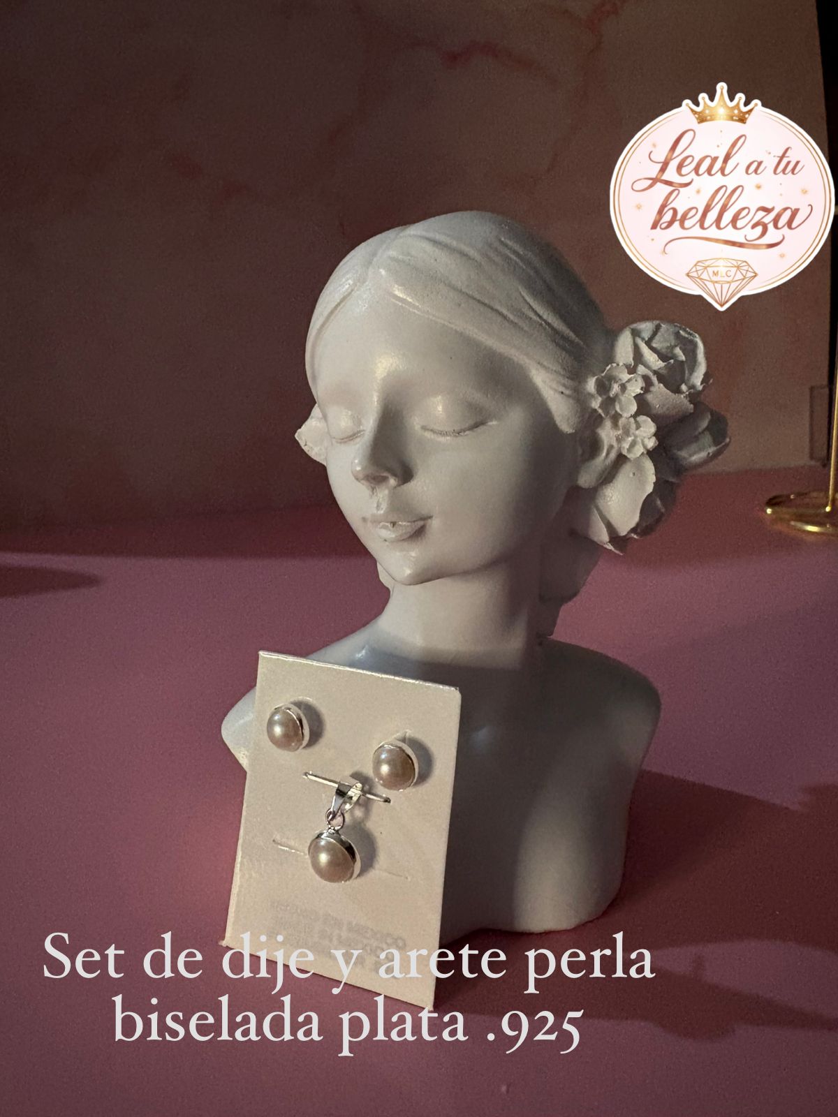 Set de aretes y dije de perla biselada