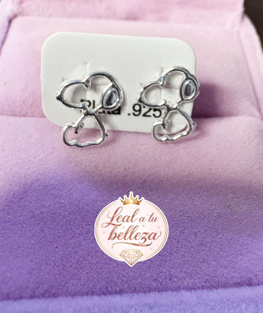 Arete inspirado silueta de Snoopy plata 925